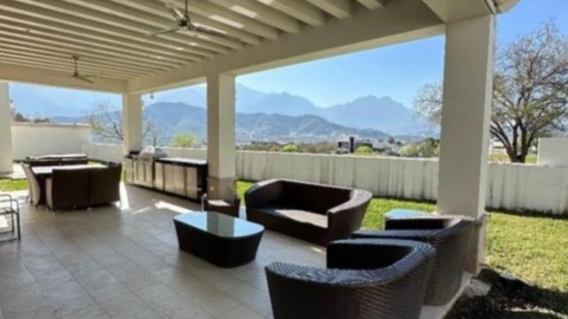 RESIDENCIA EN VENTA LA HERRADURA 1