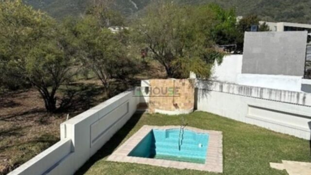 RESIDENCIA EN VENTA LA HERRADURA 6