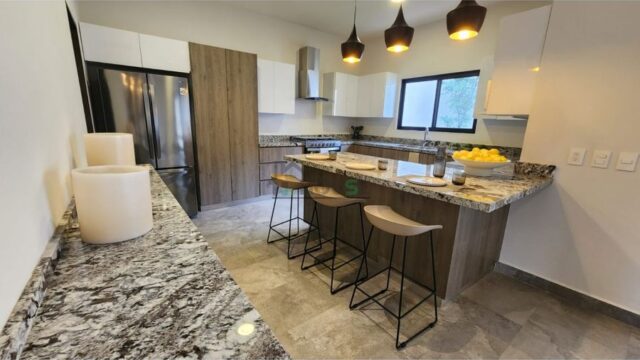 FRACCIONAMIENTO LAS TESELAS 4