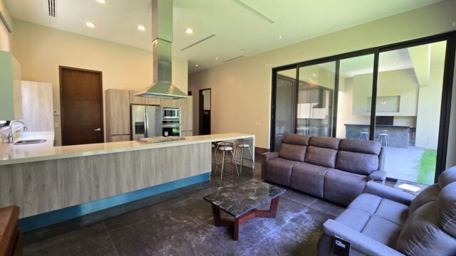 WhatsApp Image 2025-08-11 at 12.14.10 (4)